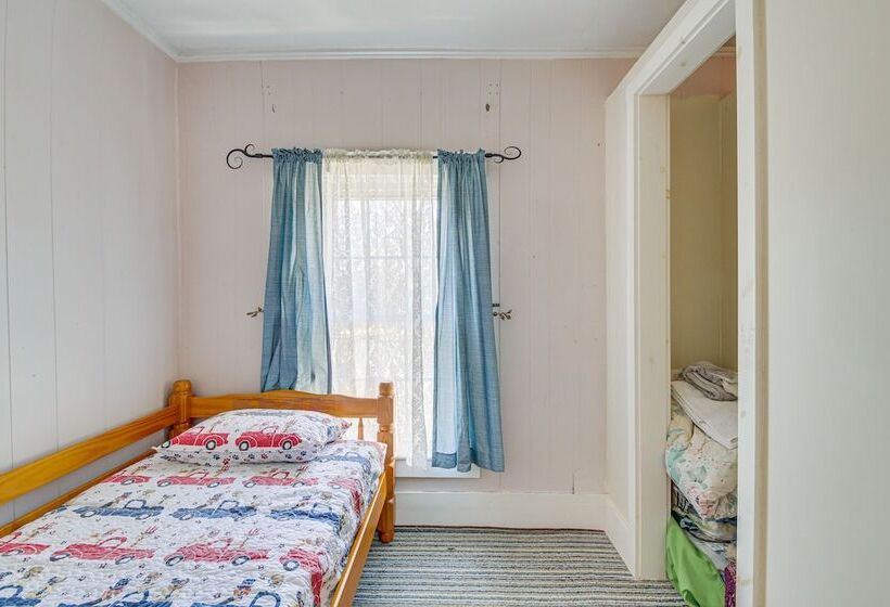 Spacious Round Pond House W/ On Site Trail Access!