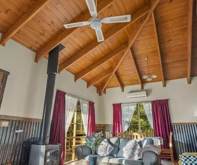 Stayau Sunset Cottage 2br Farm Retreat