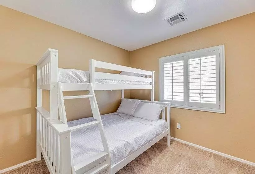 Sunny San Tan Valley Home W/ Backyard Oasis!