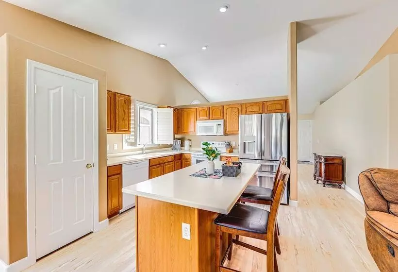 Sunny San Tan Valley Home W/ Backyard Oasis!