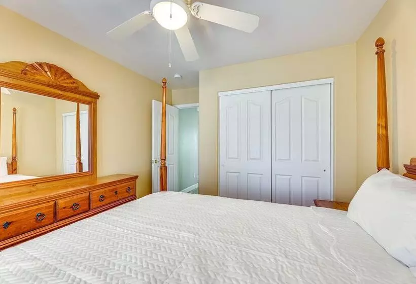 Sunny San Tan Valley Home W/ Backyard Oasis!