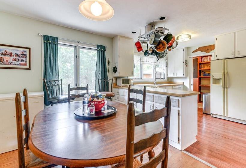 Near Golf & Marina: Sunset Beach Getaway!