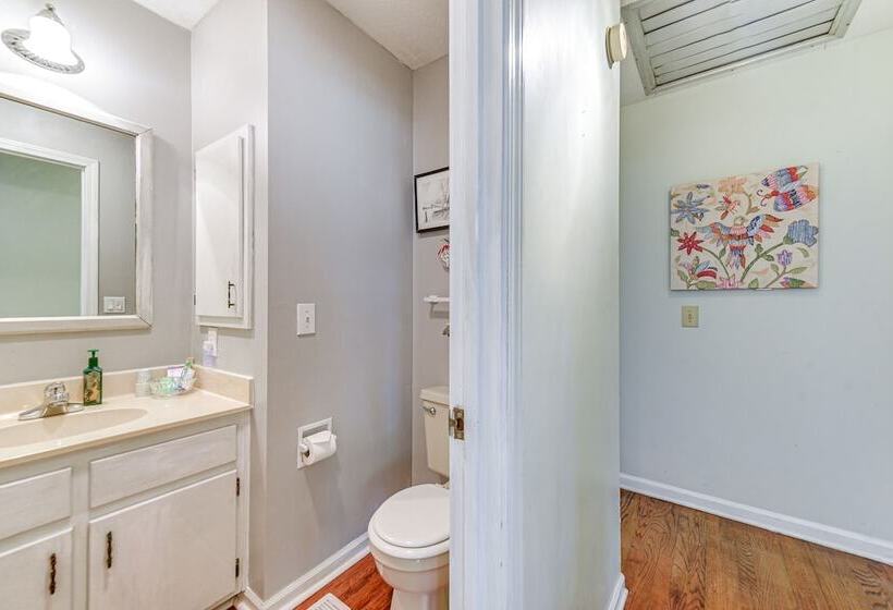 Near Golf & Marina: Sunset Beach Getaway!