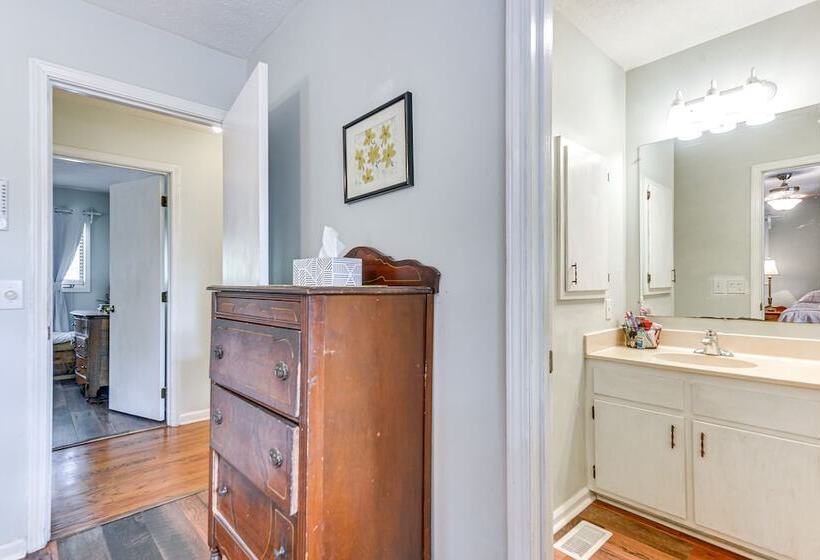 Near Golf & Marina: Sunset Beach Getaway!