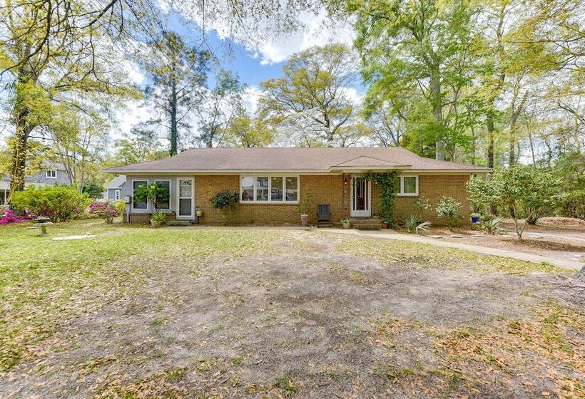 Near Golf & Marina: Sunset Beach Getaway!