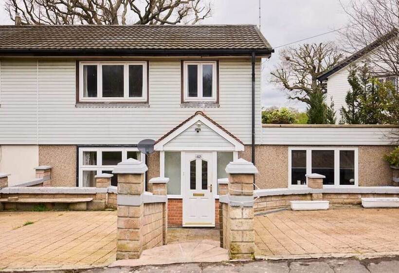 The Enfield Place Elegant 4bdr House With Garden