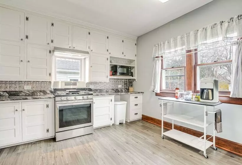 Warm, Bright Upper Sandusky Home: Walk To Downtown
