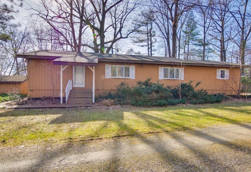 Waterfront Cottage Dock & Chautauqua Lake Access