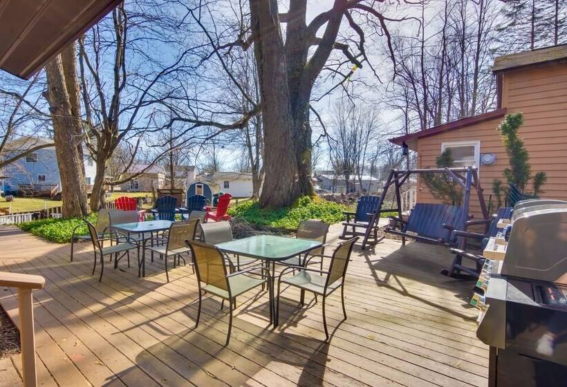 Waterfront Cottage Dock & Chautauqua Lake Access