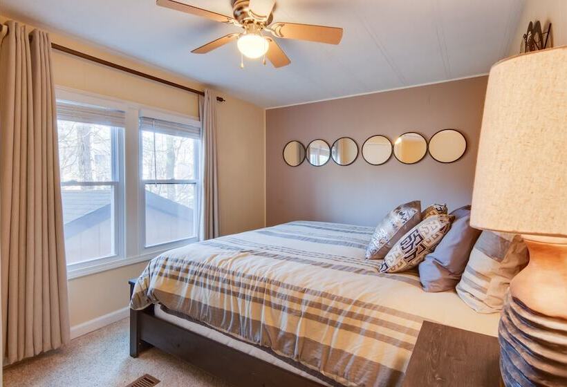 Waterfront Cottage Dock & Chautauqua Lake Access