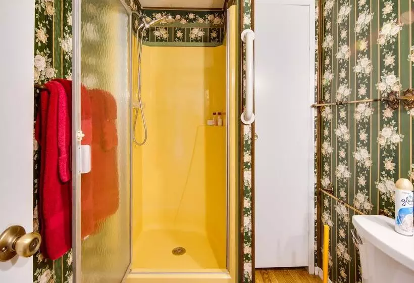 Waterfront Cottage   Dock & Chautauqua Lake Access