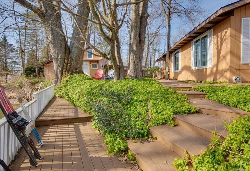 Waterfront Cottage Dock & Chautauqua Lake Access