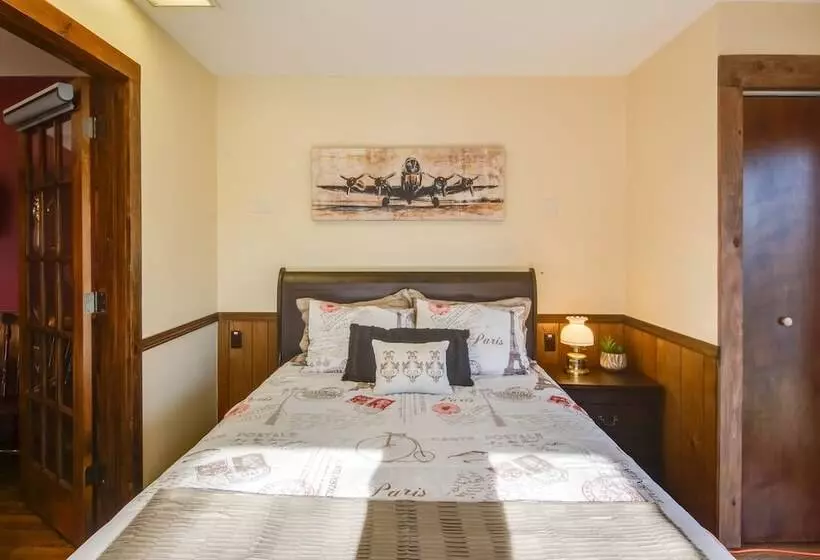 Waterfront Cottage   Dock & Chautauqua Lake Access