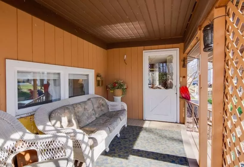 Waterfront Cottage   Dock & Chautauqua Lake Access