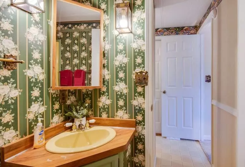 Waterfront Cottage   Dock & Chautauqua Lake Access