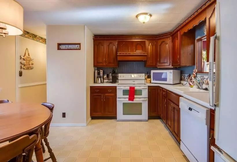 Waterfront Cottage   Dock & Chautauqua Lake Access