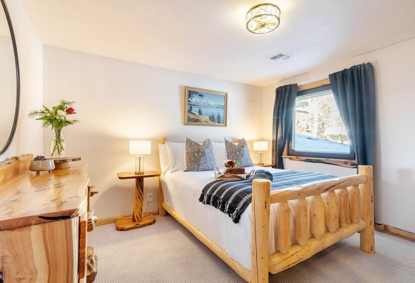 Base Camp By Avantstay Magical Cabin W/ Sauna, Hot Tub & Close To Snow & Golf