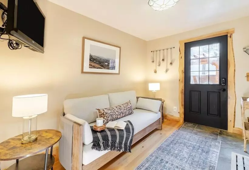 Base Camp By Avantstay Magical Cabin W/ Sauna, Hot Tub & Close To Snow & Golf