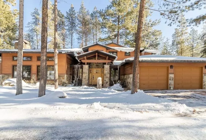 Base Camp By Avantstay Magical Cabin W/ Sauna, Hot Tub & Close To Snow & Golf