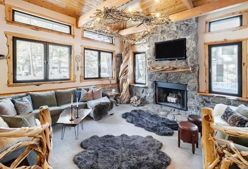 Base Camp By Avantstay Magical Cabin W/ Sauna, Hot Tub & Close To Snow & Golf