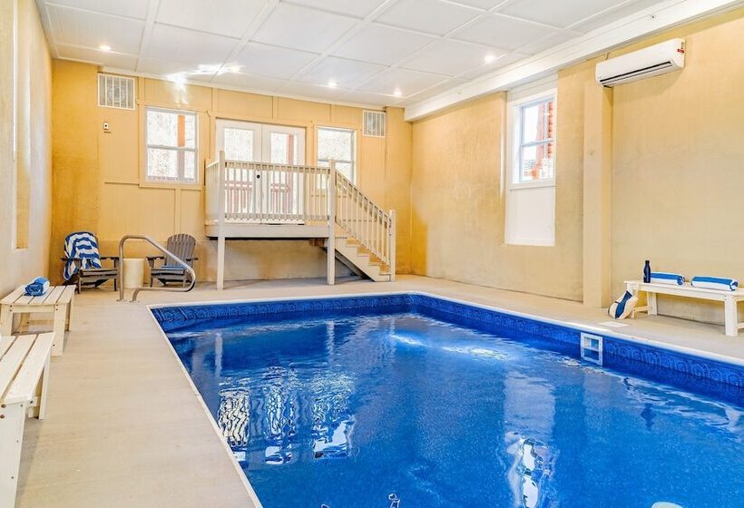 Daybreak By Avantstay Sleeps 18 Cabin + Pool/spa