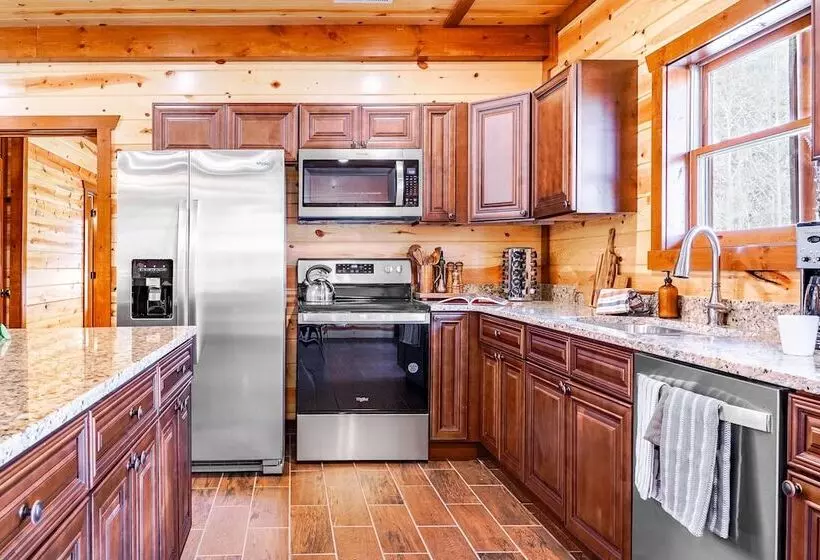 Daybreak By Avantstay Sleeps 18 Cabin + Pool/spa