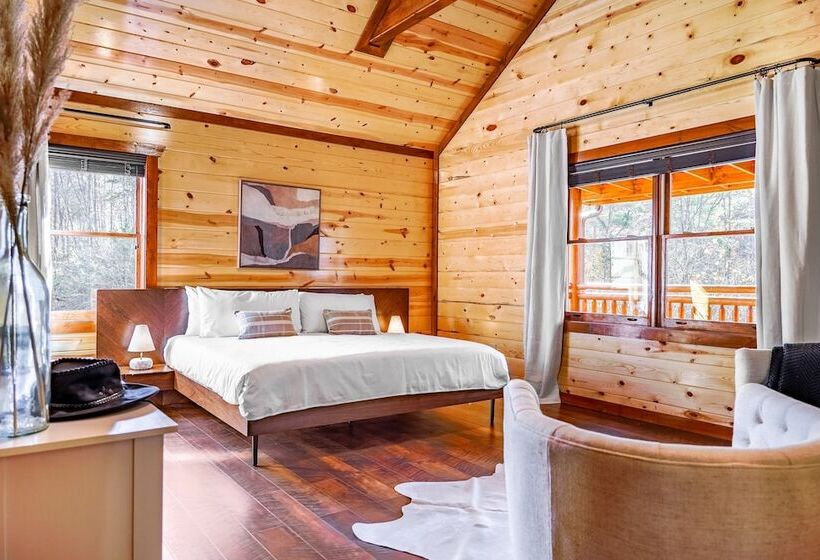 Daybreak By Avantstay Sleeps 18 Cabin + Pool/spa