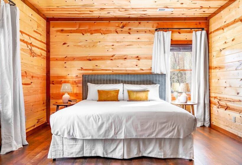 Daybreak By Avantstay Sleeps 18 Cabin + Pool/spa