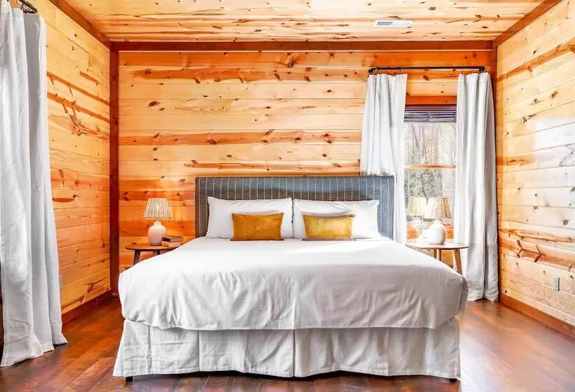 Daybreak By Avantstay Sleeps 18 Cabin + Pool/spa