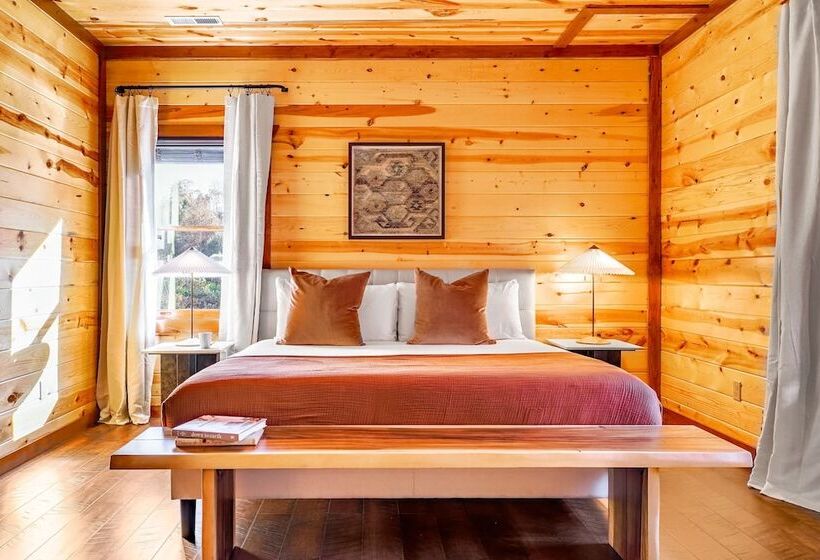 Daybreak By Avantstay Sleeps 18 Cabin + Pool/spa