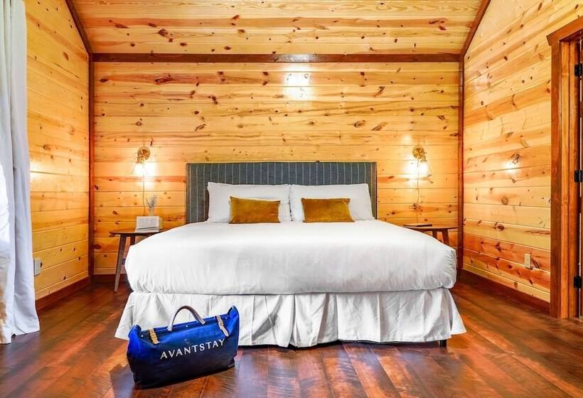 Daybreak By Avantstay Sleeps 18 Cabin + Pool/spa