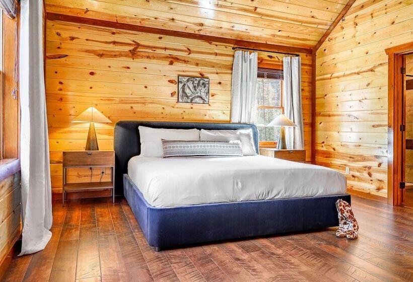 Daybreak By Avantstay Sleeps 18 Cabin + Pool/spa