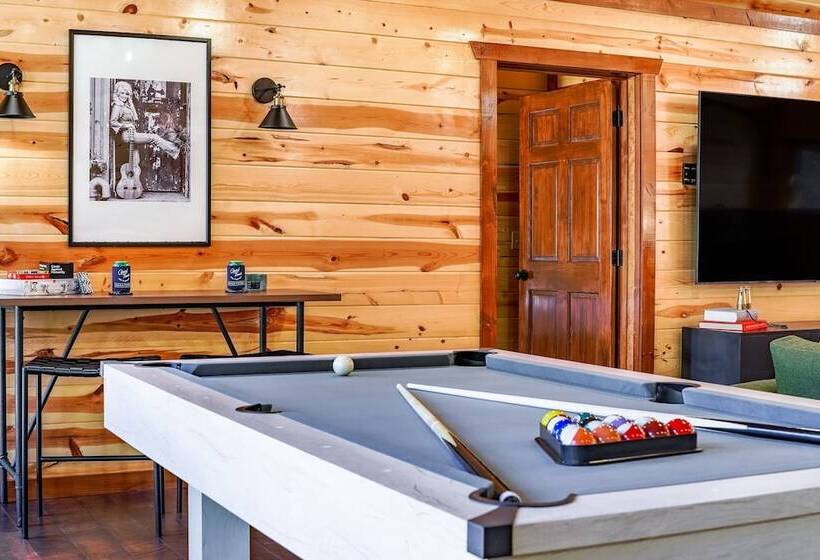 Daybreak By Avantstay Sleeps 18 Cabin + Pool/spa