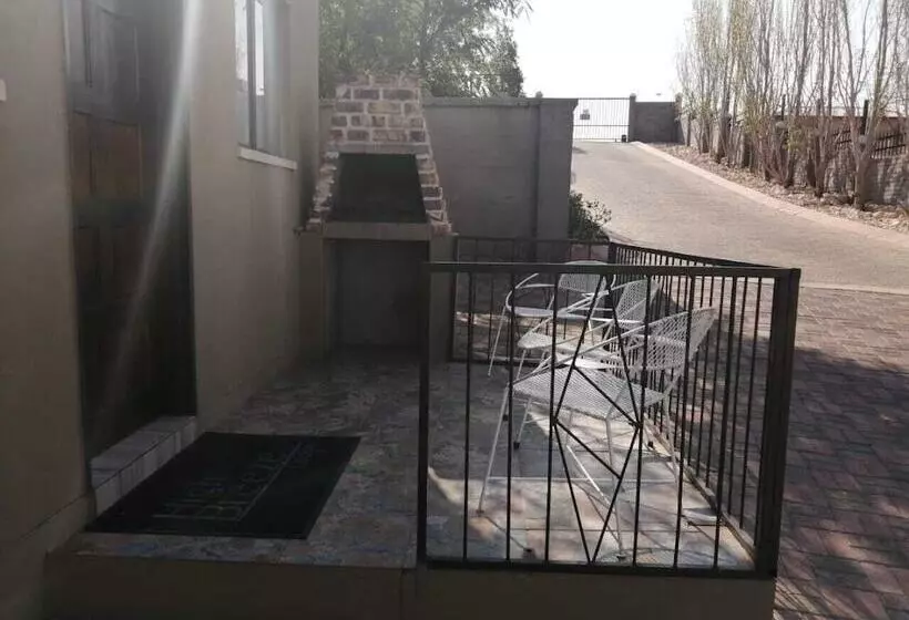 هتل High Breeze Lodge
