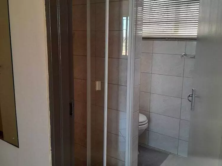 هتل High Breeze Lodge