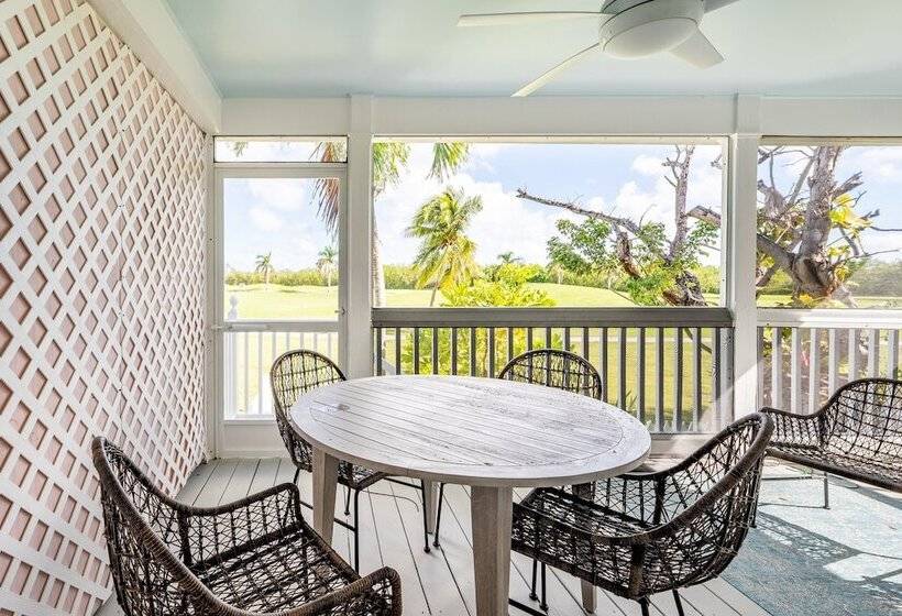 Paradise Point By Avantstay Golf Course Living