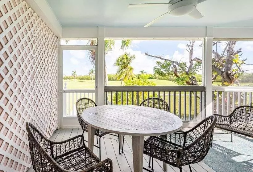 Paradise Point By Avantstay Golf Course Living