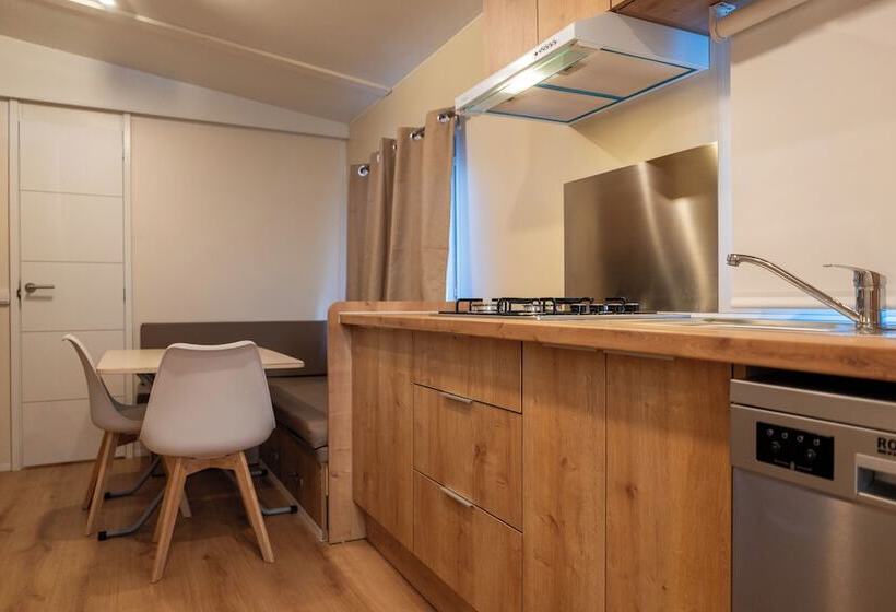 استراحتگاه Alfacs Village