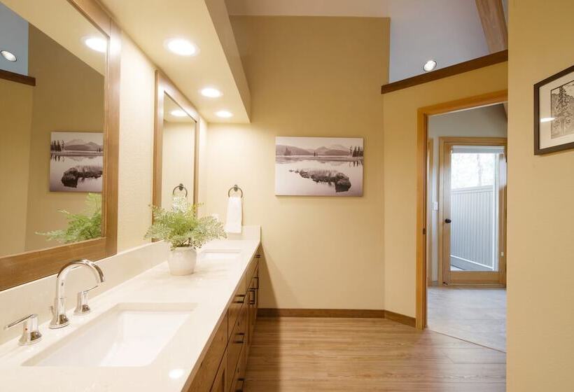 Sage Blush By Avantstay Upgraded 4 Bdr/chefs Kitchen/ A/c/hot Tub!