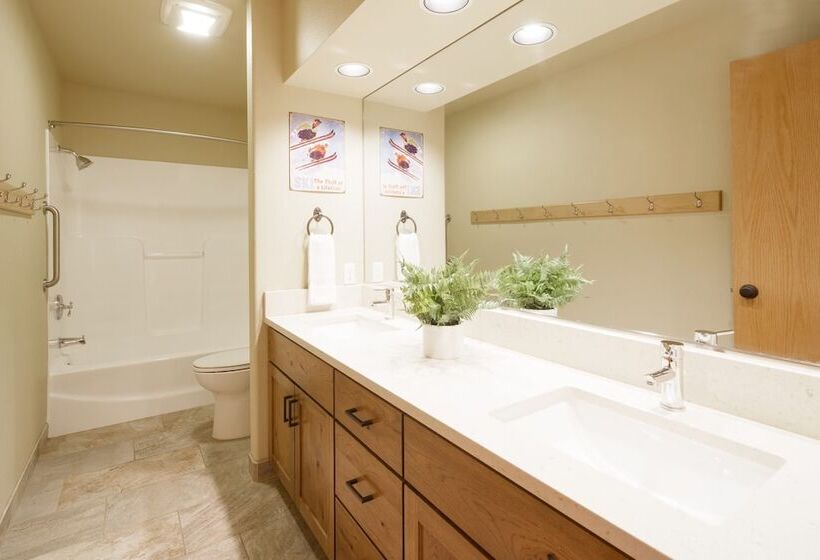 Sage Blush By Avantstay Upgraded 4 Bdr/chefs Kitchen/ A/c/hot Tub!