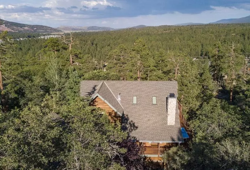 Tanglewood By Avantstay 10mins To Bear Mountain, Contemporary Hillside Cabin