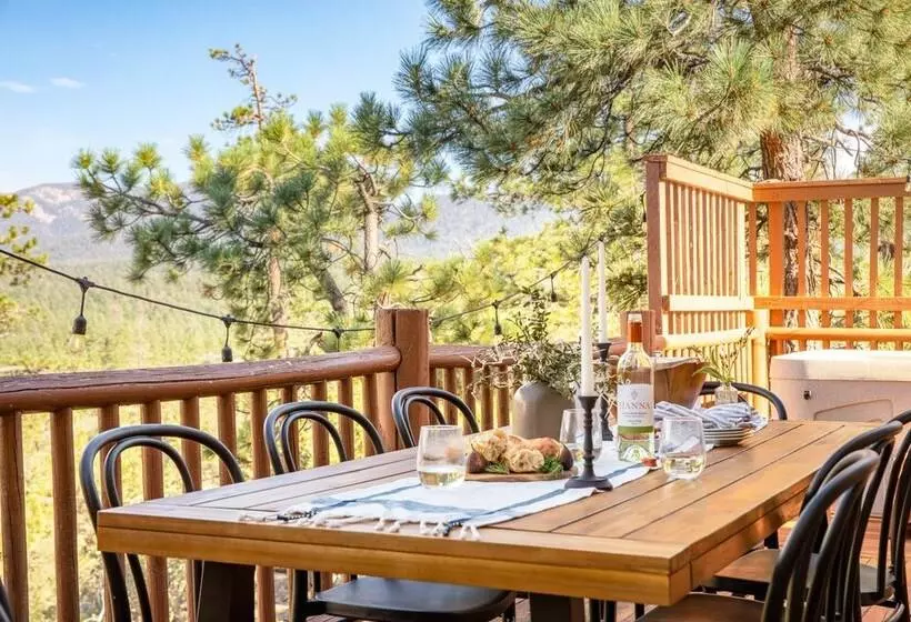 Tanglewood By Avantstay 10mins To Bear Mountain, Contemporary Hillside Cabin