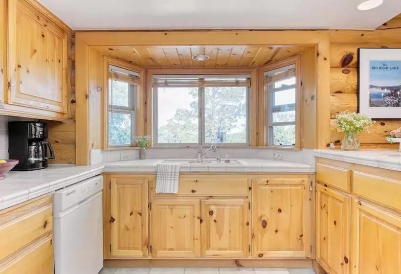 Tanglewood By Avantstay 10mins To Bear Mountain, Contemporary Hillside Cabin