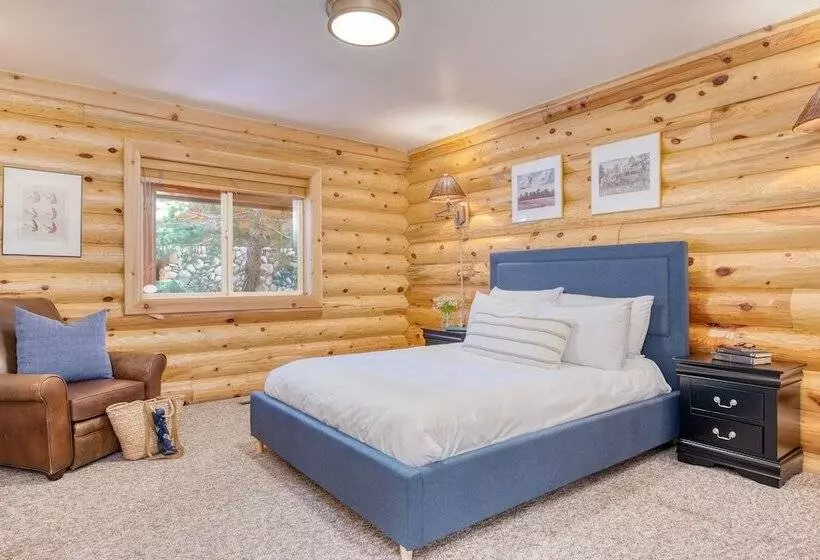Tanglewood By Avantstay 10mins To Bear Mountain, Contemporary Hillside Cabin