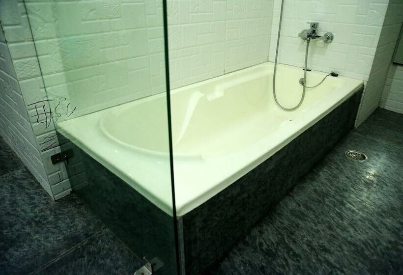 בית מלון כפרי Golden Inn