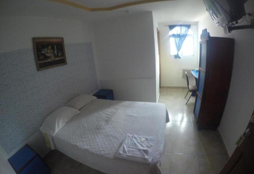 הוסטל Backpacker Inn