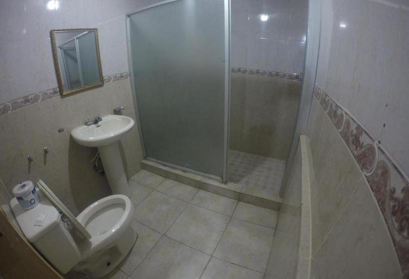 הוסטל Backpacker Inn