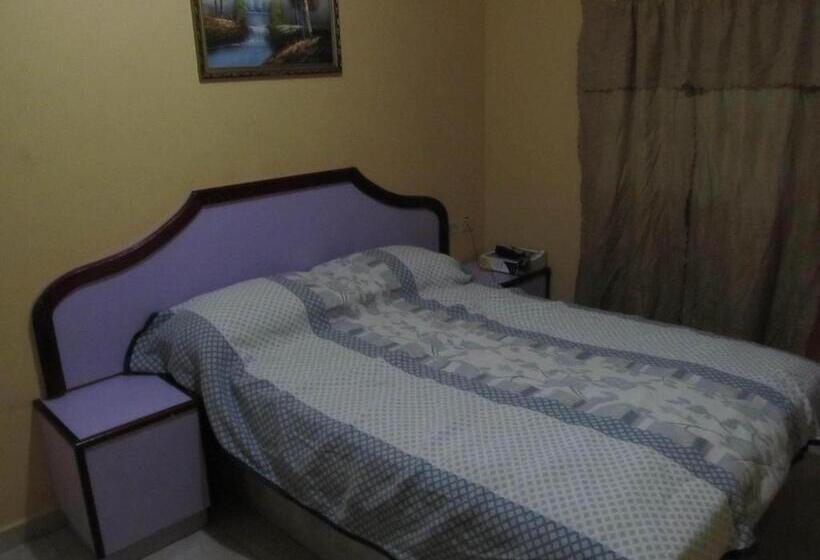 הוסטל Backpacker Inn