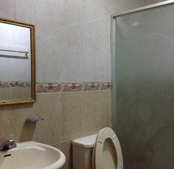 הוסטל Backpacker Inn