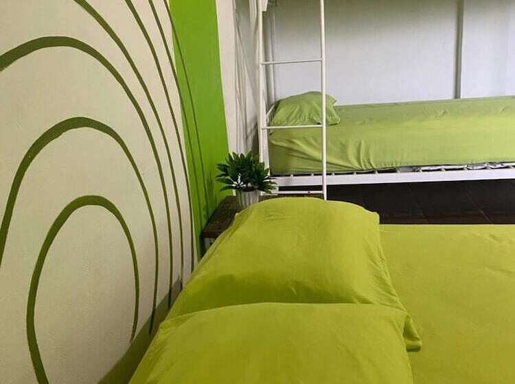 تختخواب و صبحانه Acuarela Hostal